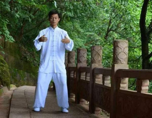 太極拳對眼睛的要求是什麼&quest;什麼是神聚於眼&quest;淺談太極拳的眼法練習