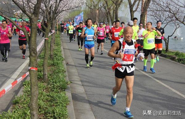 跑步3“累贅”,臂包占首位:看起來很有用,實則很雞肋 跑步3“累贅”,臂包占首位:看起來很有用,實則很雞肋