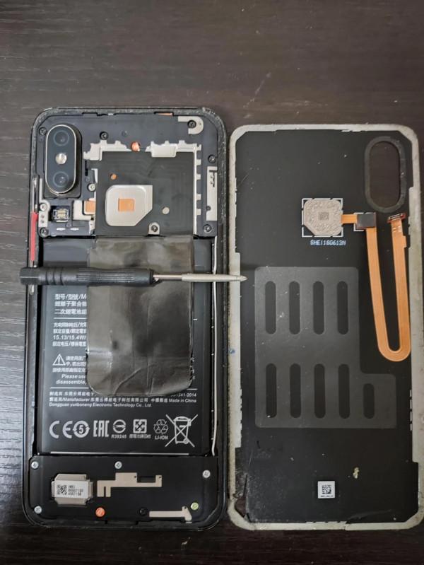 小米8更換電池教程之再戰3年 小米8更換電池教程之再戰3年