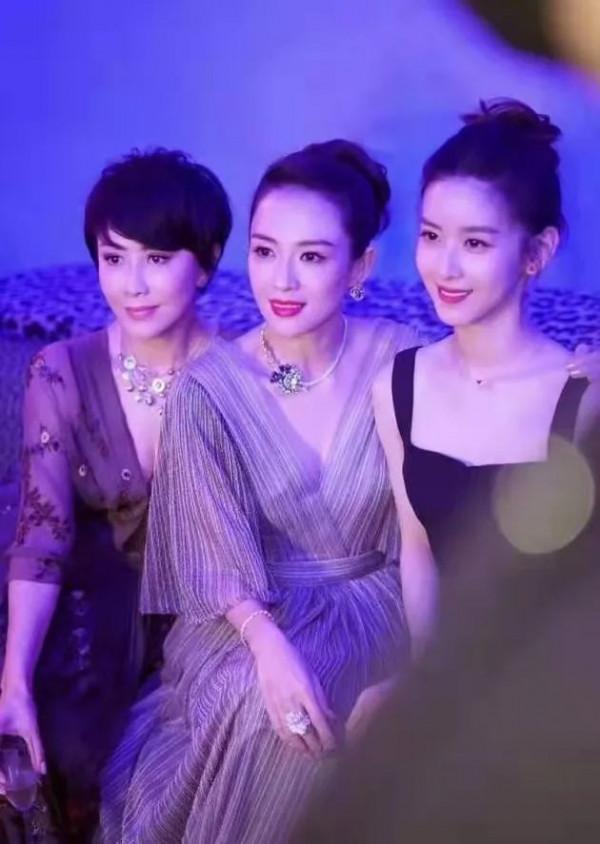 章澤天和劉強東，分不開了