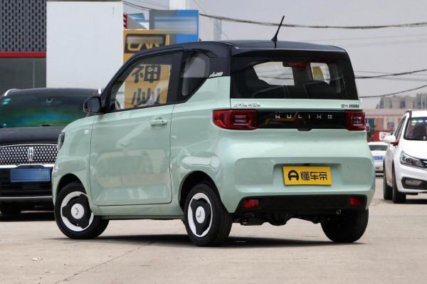 2021款五菱宏光MINIEV,外觀小巧可愛,操控上手快,適合代步出行 2021款五菱宏光MINIEV,外觀小巧可愛,操控上手快,適合代步出行