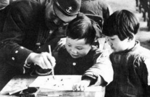 中國孩子13歲加入日軍,用日本名說日本話,戰後為何成為了英雄? 中國孩子13歲加入日軍,用日本名說日本話,戰後為何成為了英雄?