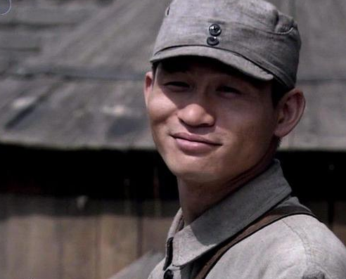 天生一張“壞人臉”,拍吳京電影不要片酬只為學騎馬,餘皚磊夠颯 天生一張“壞人臉”,拍吳京電影不要片酬只為學騎馬,餘皚磊夠颯