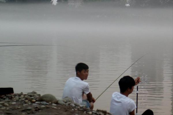多數釣魚人都不知道的冷知識!山洪暴發時河裡的魚都去了哪裡? 多數釣魚人都不知道的冷知識!山洪暴發時河裡的魚都去了哪裡?