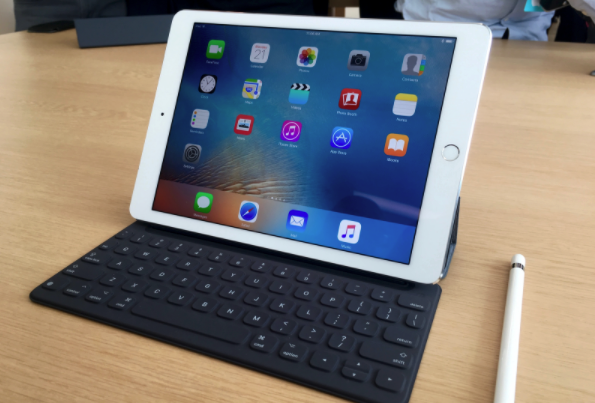 同樣是2499元！這一次，蘋果甚至不是小米的對手，該認清事實了