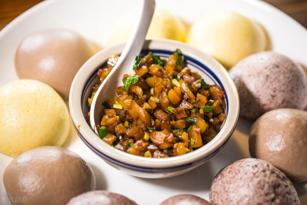 女兒生病急等用錢,找40年前老同學,用白麵饅頭換了10萬現金 女兒生病急等用錢,找40年前老同學,用白麵饅頭換了10萬現金