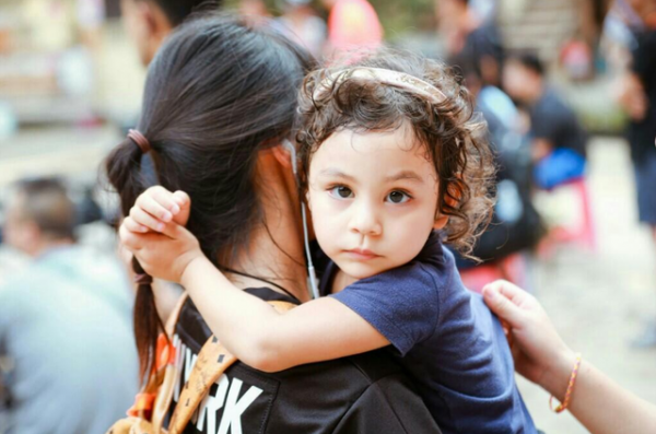 《爸哪》6個萌娃顏值差異大，王詩齡靈氣流失，霓娜青春尷尬期