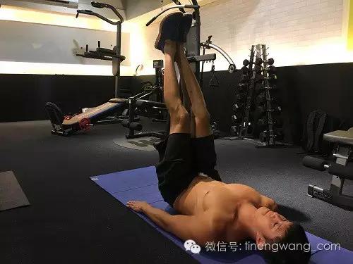 經典核心訓練幫助深蹲更穩定