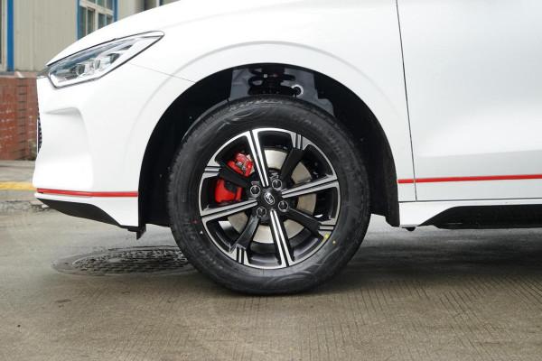 搭載刀片電池技術,續航401km,9.98萬起售,解析比亞迪e2 搭載刀片電池技術,續航401km,9.98萬起售,解析比亞迪e2