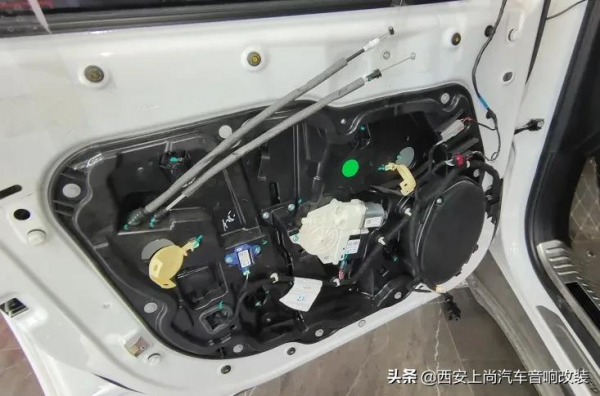 全方位降噪重回寧靜車生活,吉普指南者升級全車俄羅斯阿德薩隔音 全方位降噪重回寧靜車生活,吉普指南者升級全車俄羅斯阿德薩隔音