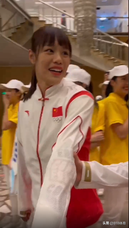 社交牛逼症!全紅嬋追星男神陳偉霆,自來熟講粵語,王涵:紅姐你去哪 社交牛逼症!全紅嬋追星男神陳偉霆,自來熟講粵語,王涵:紅姐你去哪