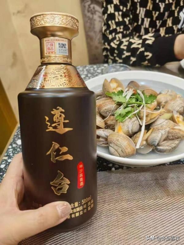 廉價無好酒?別被酒廠忽悠瘸了,超市幾款廉價白酒全是純糧佳釀 廉價無好酒?別被酒廠忽悠瘸了,超市幾款廉價白酒全是純糧佳釀