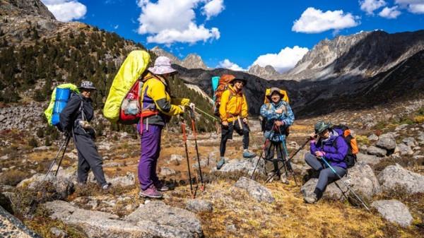 川西海拔最高最大最藍的海子——亞莫措根