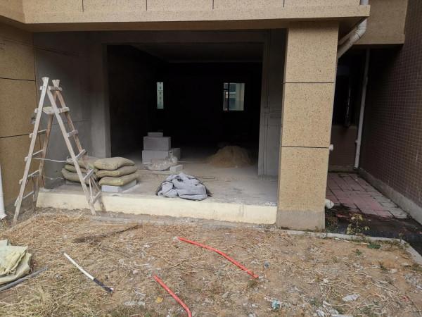 平臺栽點花，鄰居們會有想法嗎？