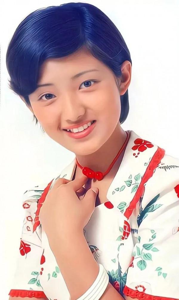 曾紅遍全世界的日本櫻花女神山口百惠，為愛隱退