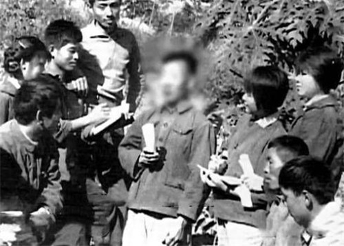 雲南21歲女知青失蹤懸案，深夜獨自上廁所後，神秘失蹤48年無音信