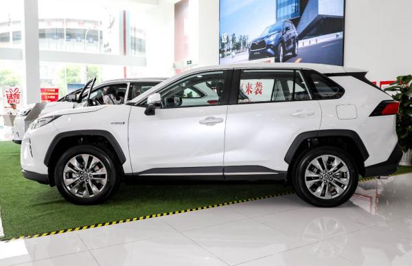 起售17.18萬,廣汽豐田威蘭達解析,最高配2.5L自吸+雙電機! 起售17.18萬,廣汽豐田威蘭達解析,最高配2.5L自吸+雙電機!