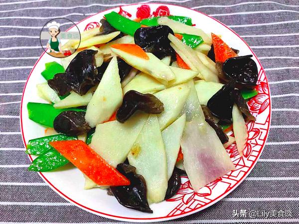 秋天,幾樣素菜一起炒,不放肉也很香,清香脆嫩,秋天吃它特營養 秋天,幾樣素菜一起炒,不放肉也很香,清香脆嫩,秋天吃它特營養