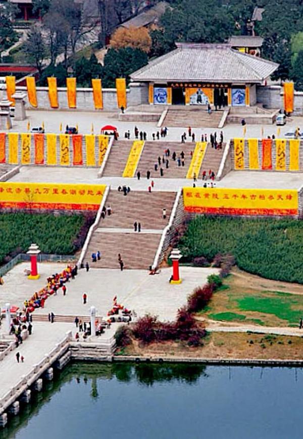 拙筆書寫毛主席的《黃帝陵祭文》完全是一首犀利戰鬥的革命檄文