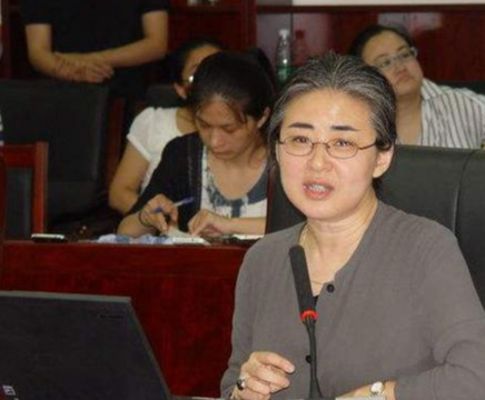 22年前,";北大才女";田曉菲堅決嫁美國老頭,她如今過得如何? 22年前,";北大才女";田曉菲堅決嫁美國老頭,她如今過得如何?