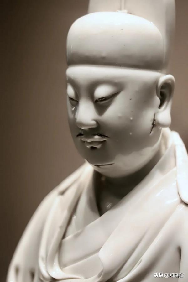 不說你能猜出這是用瓷雕出來的花?細膩白皙的白瓷,塑造力太強了 不說你能猜出這是用瓷雕出來的花?細膩白皙的白瓷,塑造力太強了