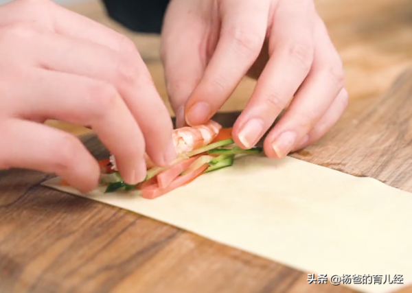 孩子愛吃的豆皮蝦仁蛋卷,烹飪簡單,營養美味,吃一次念念不忘 孩子愛吃的豆皮蝦仁蛋卷,烹飪簡單,營養美味,吃一次念念不忘