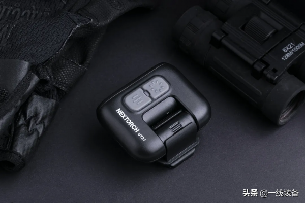 智慧感應紅藍警閃多功能夾燈,讓黑夜滿血復活 智慧感應紅藍警閃多功能夾燈,讓黑夜滿血復活