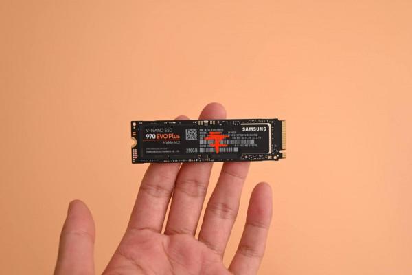 5000元不到的12600KF主機，顯示卡純純的亮個機？