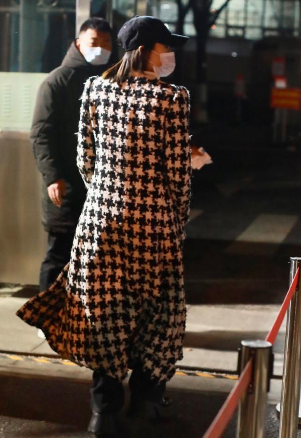 春晚首次聯排流量多！趙麗穎保暖低調，宋祖兒編髮乖巧劉濤氣場強