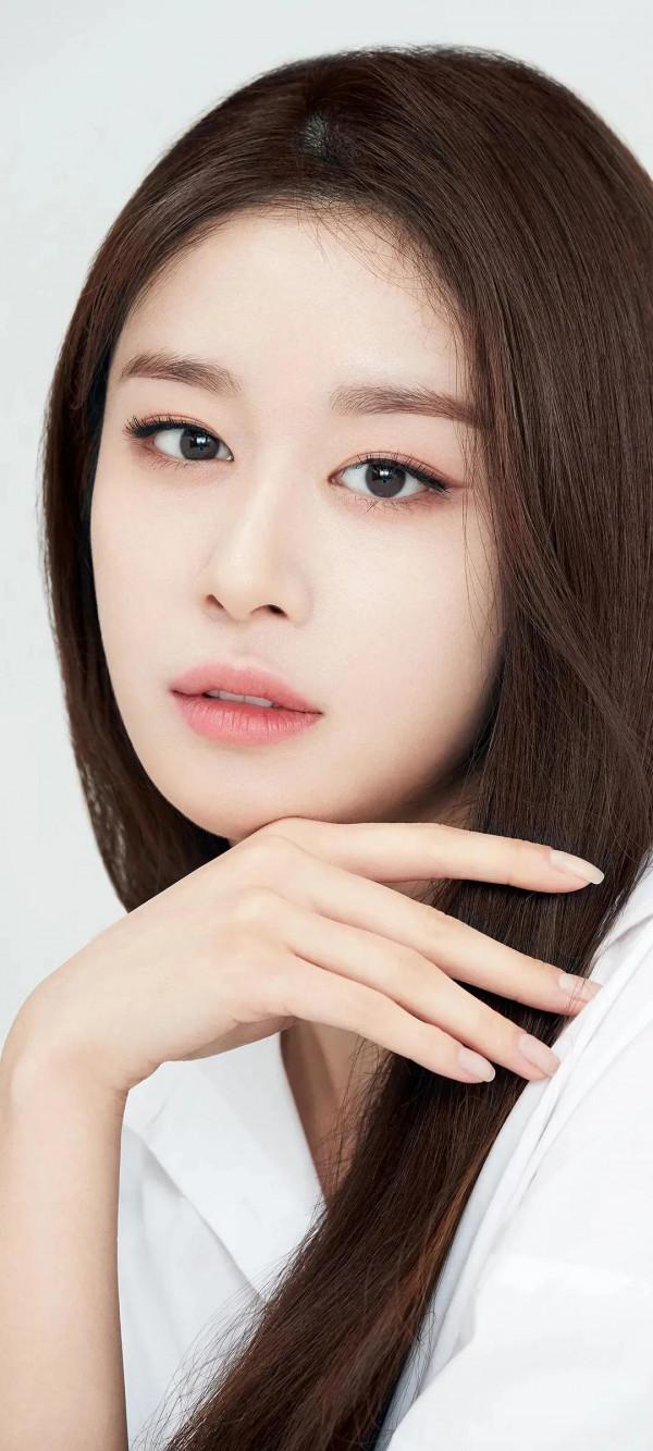 單依純、徐璐、容祖兒、張予曦、樸智妍全面屏手機桌布