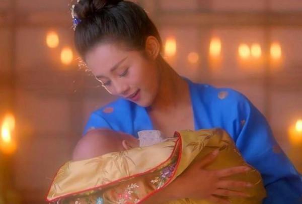 古人生孩子,為啥接生婆大喊“燒熱水”?這可不是一般的事 古人生孩子,為啥接生婆大喊“燒熱水”?這可不是一般的事