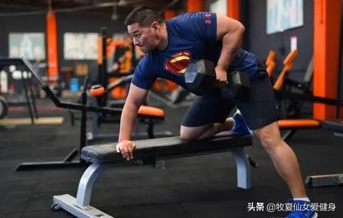 啞鈴應該如何鍛鍊？學會4大動作，可幫你進一步練出肌肉線條