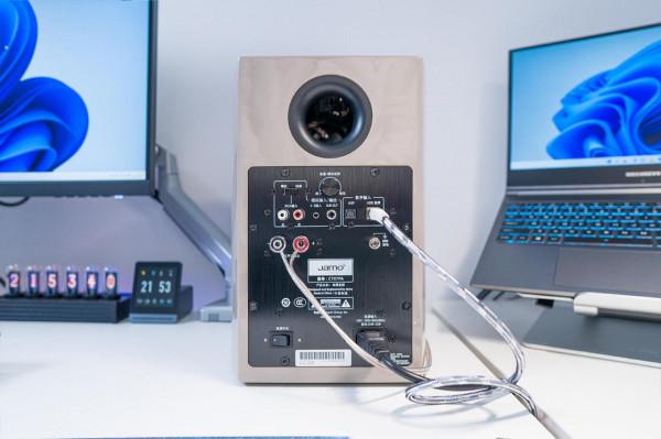 辦公娛樂全都要,我用兩臺升降桌搭了個桌面 辦公娛樂全都要,我用兩臺升降桌搭了個桌面