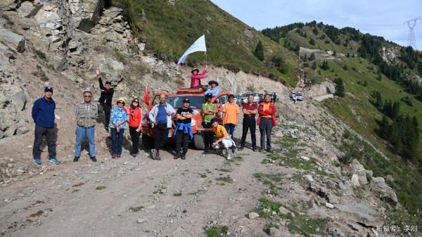 66位勇士,25輛車,96天史詩般的人生旅途,35000公里的偉大行程 66位勇士,25輛車,96天史詩般的人生旅途,35000公里的偉大行程