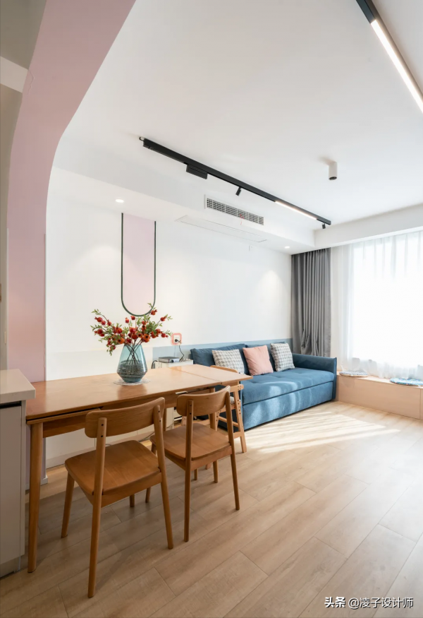 85m²文藝範兒溫馨小家，用滿牆的書櫃營造滿屋的書香氣