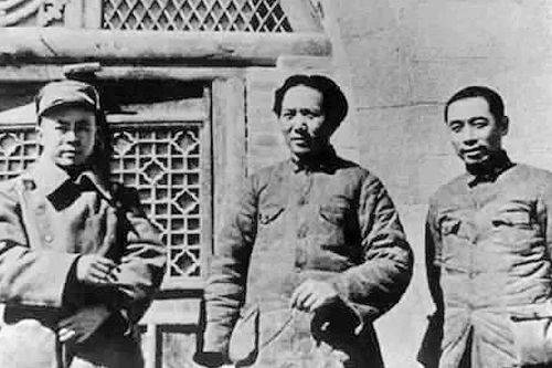 任弼時：黨內無爭議，因病未參加開國大典，46歲病逝，周恩來淚目