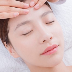 30多歲的女人長皺紋不用慌，用這幾個小妙招！皺紋還會爬上臉？