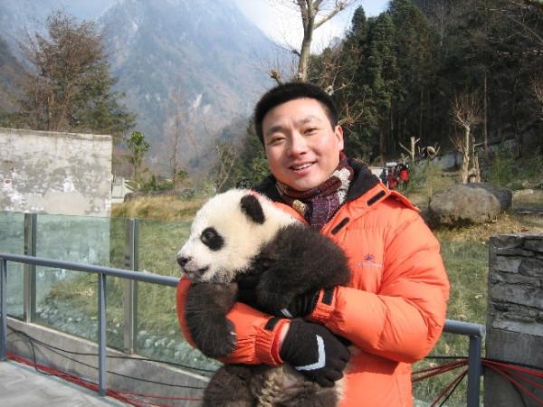 《新聞聯播》主播康輝:母親帶著遺憾離世,他和妻子含淚彌補 《新聞聯播》主播康輝:母親帶著遺憾離世,他和妻子含淚彌補