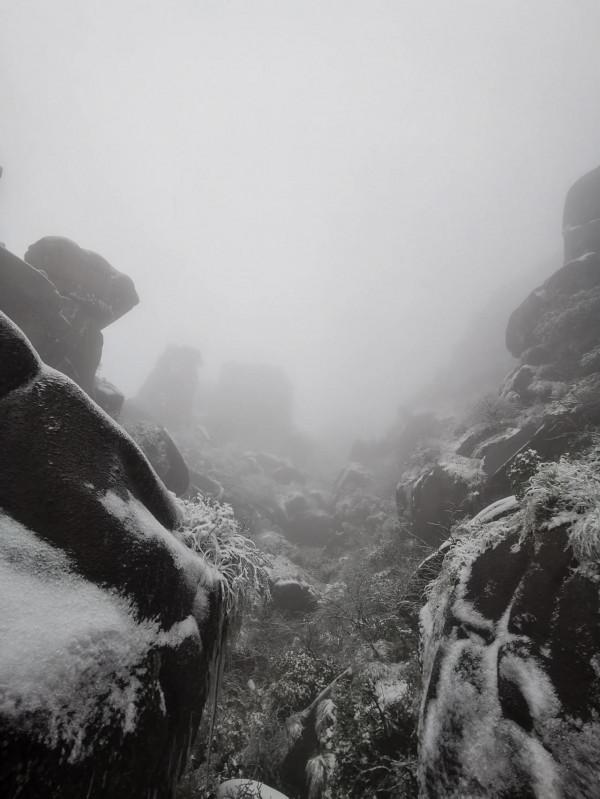 雪後登上饒靈山