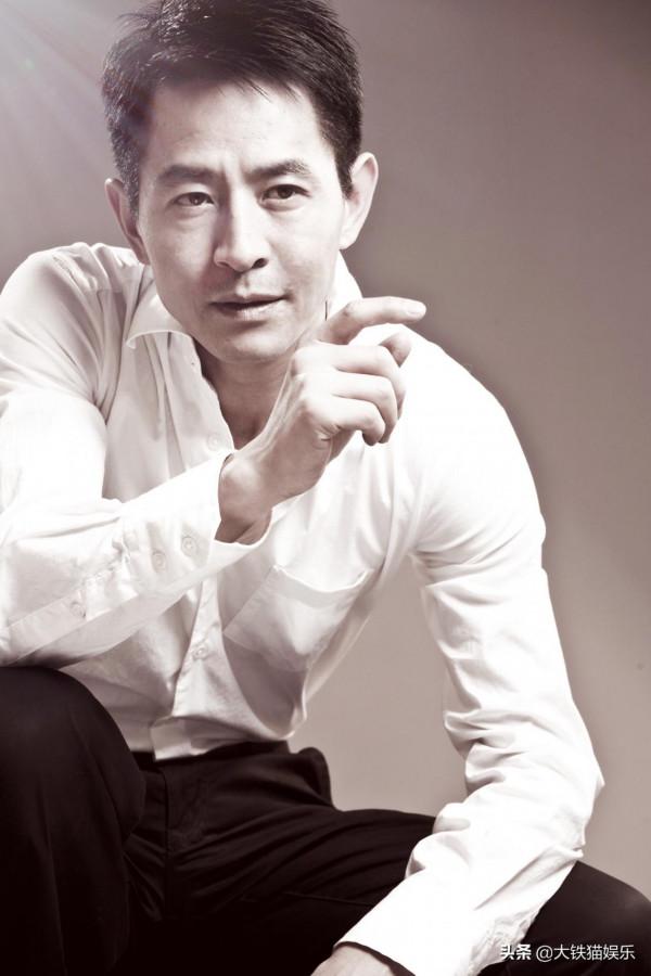 娛樂圈6對“抱團掙錢”的親兄弟，“裙帶關係”搞好也是一門技術