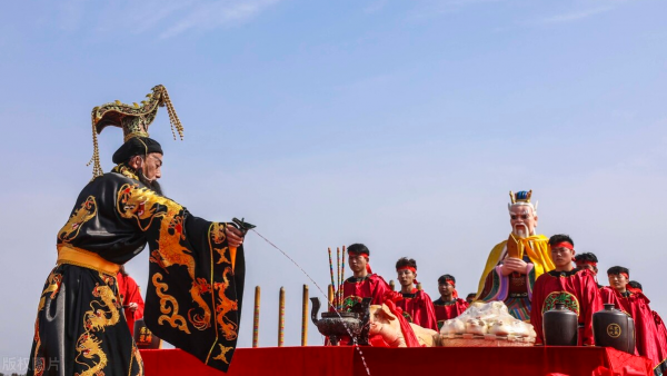 一個馬伕建立的國家,經過歷代君主努力,為秦始皇打下堅實的基礎 一個馬伕建立的國家,經過歷代君主努力,為秦始皇打下堅實的基礎