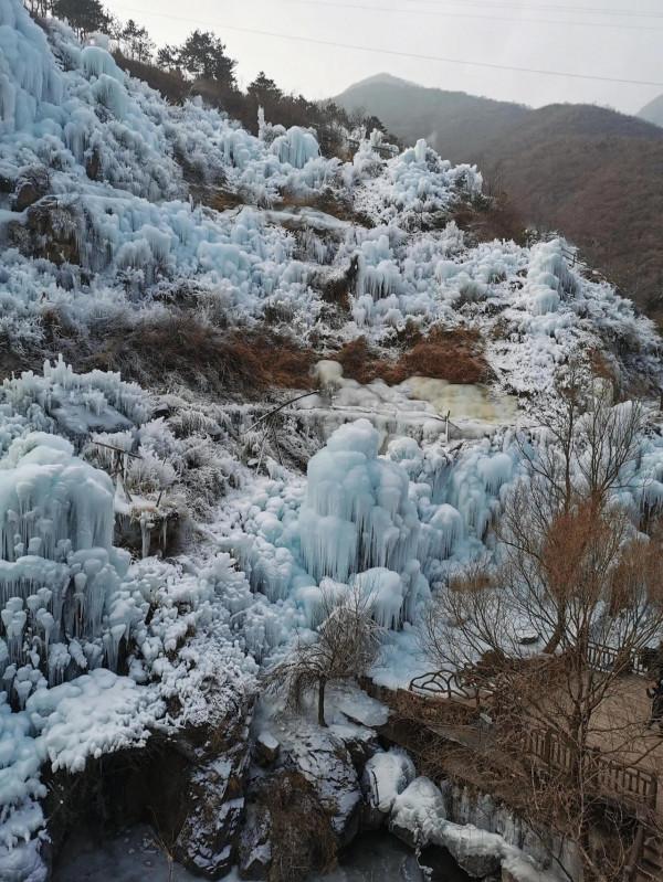 2022年1月北京神泉峽景區欣賞冰瀑+10公里徒步鍛鍊
