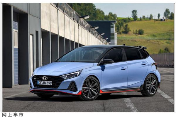 專為賽道而生！現代推出全新拉力賽車，搭1&period;6T混動，尾翼尺寸誇張