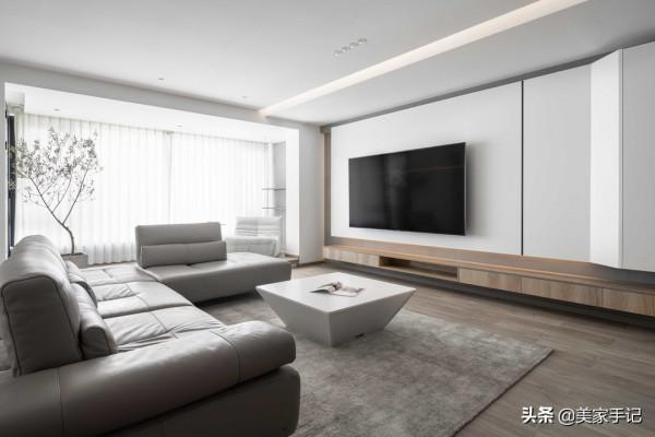 一進他家，彷彿世界都安靜了下來，全屋沒有一絲俗氣，太有品味了