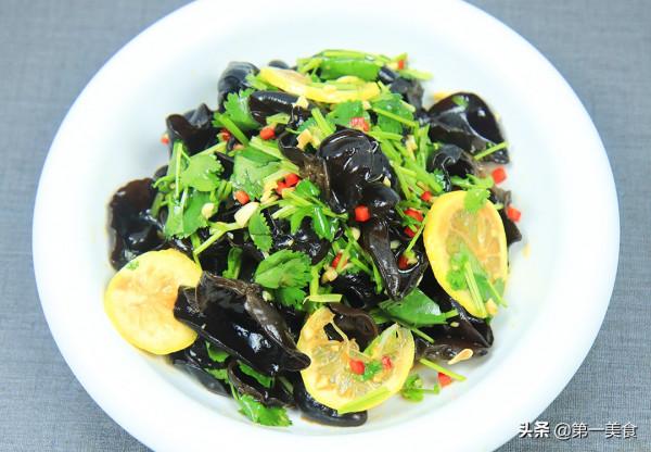 飯店的涼拌木耳為啥好吃入味,原來是多加了這個調味,酸爽開胃 飯店的涼拌木耳為啥好吃入味,原來是多加了這個調味,酸爽開胃