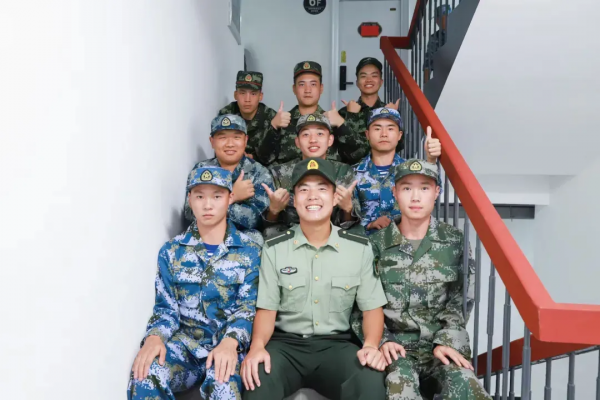 火箭軍直招！湖北“三兄弟”攜手從軍，來自同所大學，還都是文科生！