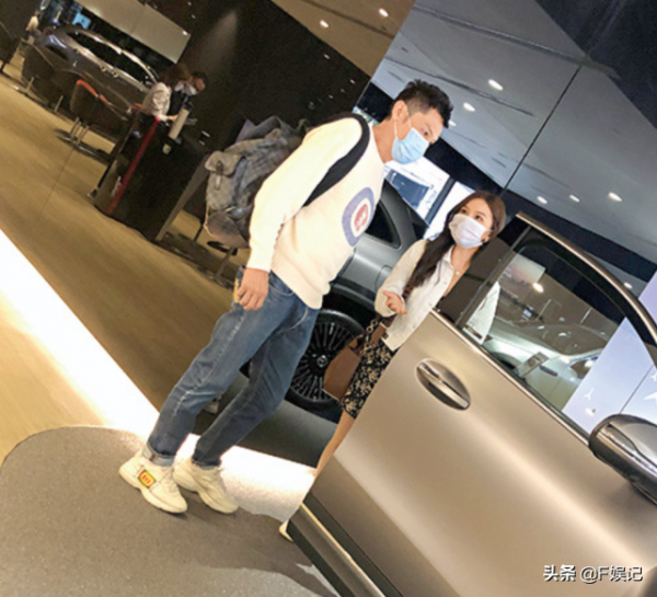 關禮傑花過百萬買豪車給愛女 還為了女兒能在TVB站穩延遲離巢