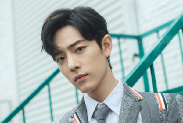 肖戰“廢話文學”登上熱搜，教養是裝不出來的，家庭教育立大功