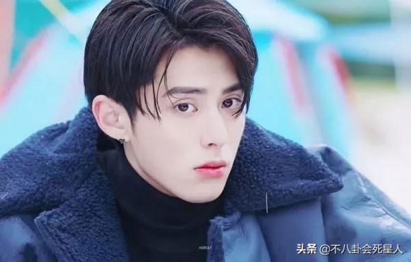 凸嘴、猴化、芒果臉，這5位男星下頜面缺陷多，卻有擋不住的帥氣