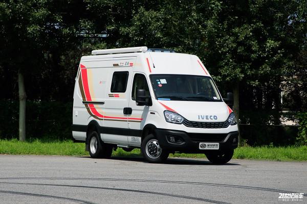 一家三口旅居首選B型房車！全車軟包功能完善！實拍金冠賓歌B500